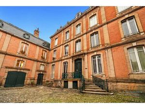 TOULOUSE PLACE DUPUY - BUREAUX D'EXCEPTION AU 1ER ETAGE