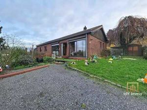 A RENOVER - BUNGALOW DE 4 FAÇADES AVEC 3 CHAMBRES + PARKING