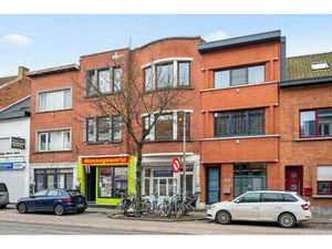 Maison polyvalente avec commerce et duplex