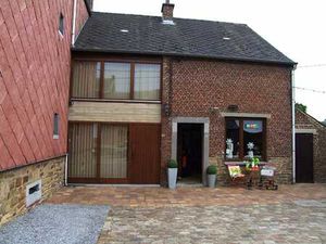 En plein coeur du village  spacieux appartement  2 chambres