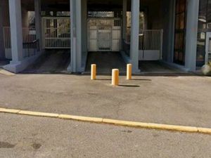 Place de parking dans immeuble sécurisé.Acces par badge.Eclairage nocturne charges compris