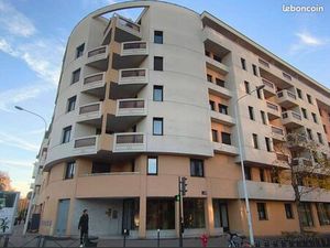 Appartement T3 – 76 86 m² avec terrasse – Rue Saint-Maximin  proche Part-Dieu