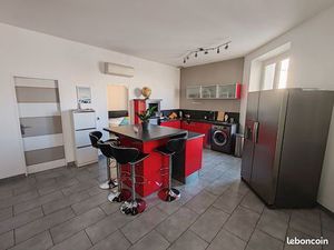 Grand T2 meublé (63m2)