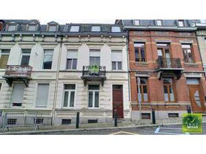 Maison de rangée avec 4 chambres ( voir 5 ) et jardin