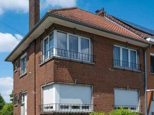 Maison 3 façades avec garage et jardin