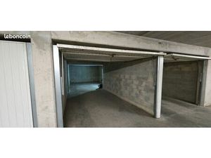 Grand Box fermé 40 M²