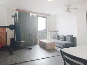 Très beau studio avec terrasse et cave!