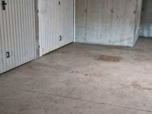 Vends box fermé AZIEU (Genas)