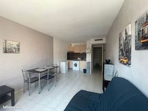 Studio avenue de Delphes