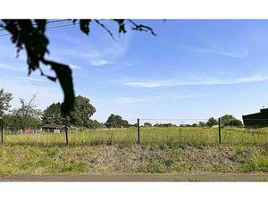 Superbe terrain à bâtir - 38 46 ares- largeur façade 38 m.