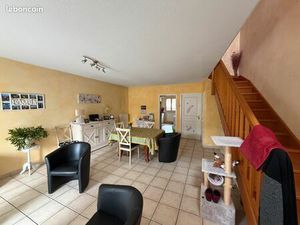 Maison mitoyenne avec jardin