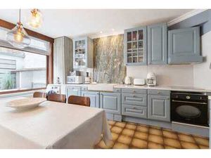 Maison / appartement rénové avec 3 chambres à louer