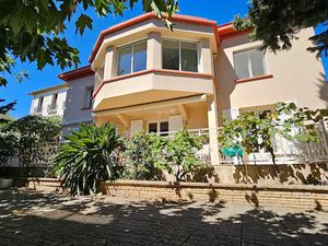 Vente maison 9 pièces 293 m² à Hyeres (83400)  1 650 000 €