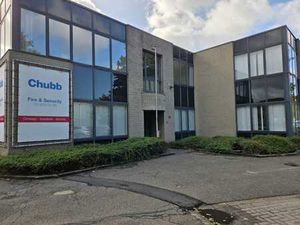 Bureaux de 151m²
