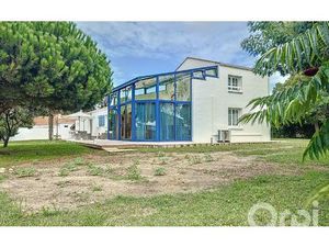 Location maison  m² T-6 à Challans  1 400 €