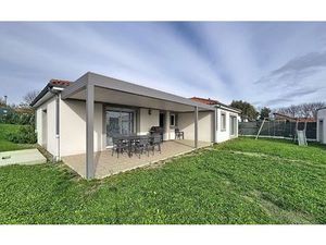 Maison Marsat m² T-5 à vendre  449 000 €