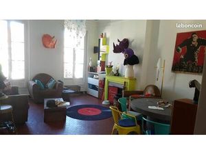 T3 83 m² au 4e – Joliette / Rue de la République – Haussmannien  3 20 m  tomettes  double 