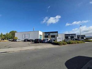 Entrepôt de 430m² avec 151m² de bureaux