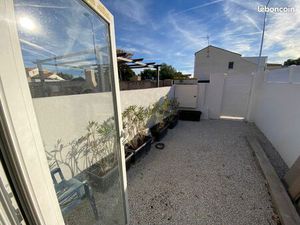 Carro à 100m de la plage