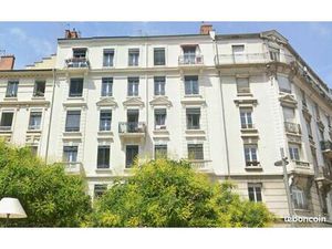 T3 – 79 m² – 3e étage avec ascenseur – Traversant – Sans vis-à-vis – Lyon 6 (Place Général
