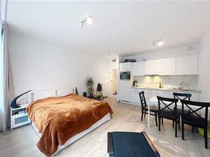 Botanique  studio dans construction récente