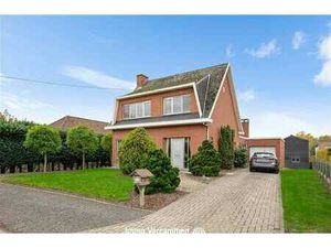 Verzorgde gezinswoning met potentieel te Onze-Lieve-Vrouw-Wa