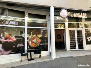 Encore disponible à la location . Local commercial a louer avec Droit d'entrée de 2000 Eur