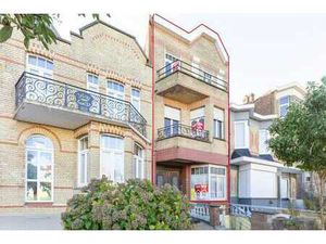 Trois appartements à rénover à vendre à La Panne !
