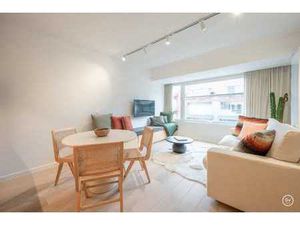 Magnifique studio entièrement rénové situé au quatrième éta