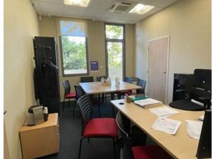 Local bureaux  discothèque 235 m²