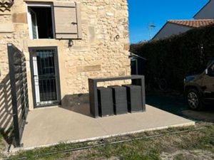 Mas t2 mitoyen d un coté