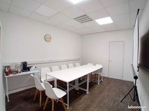 Salle de réunion / coworking / local pro