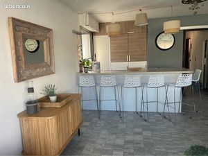 Beau T3 meublé quartier plage saint Jean vue latérale mer