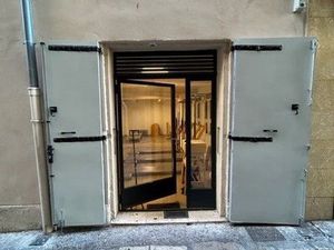 Murs libres de commerce à vendre