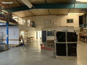 Local d'activité 2 590 m²