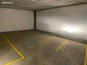 PARKING MOTO BOX FERMÉ (36m2) - Marseille 13005
