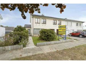 RUSTIG GELEGEN HALF OPEN BEBOUWING IN AANGENAME WOONWIJK