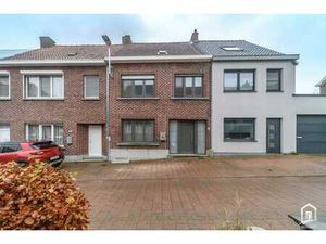 Licht op te frissen gezinswoning te Erpe-Mere