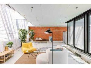 Propriété commerciale multifonctionnelle avec loft à finir