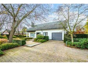 Uiterst verzorgde vrijstaande woning op ca 1070m2 met kna...