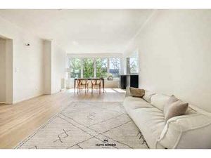 Magnifiek gerenoveerd drie-slaapkamer appartement