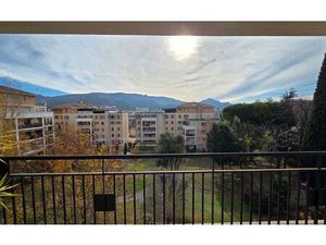 Appartement Marseille 11 68 m² T-3 à vendre  265 000 €