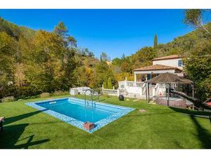 Magnifique maison 7 pièces à L'Escarène avec piscine