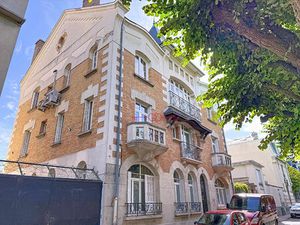 A VENDRE EN EXCLUSIVITE - IMMEUBLE CENTRE VILLE AVEC PARKINGS