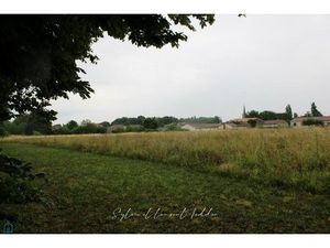 en vente Terrain constructible 114 ares – 160 000 € |Saint-Genis-de-Saintonge