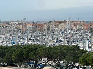 F1/F2 a vendre 33 m2 avec terrasse et clim vue port