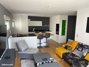 APPARTMENT MEUBLÉ T3 garage terrasse