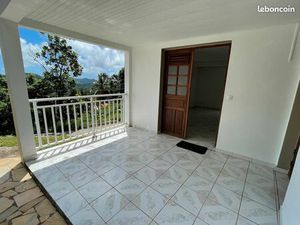 Appartement F3 (bas de maison)