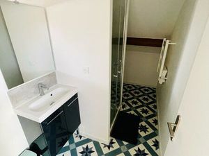 Studette 15m2 salle de bain privé