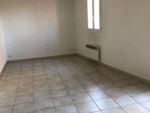 T3 non meublé à louer à l'année st cyr sur mer avec parking